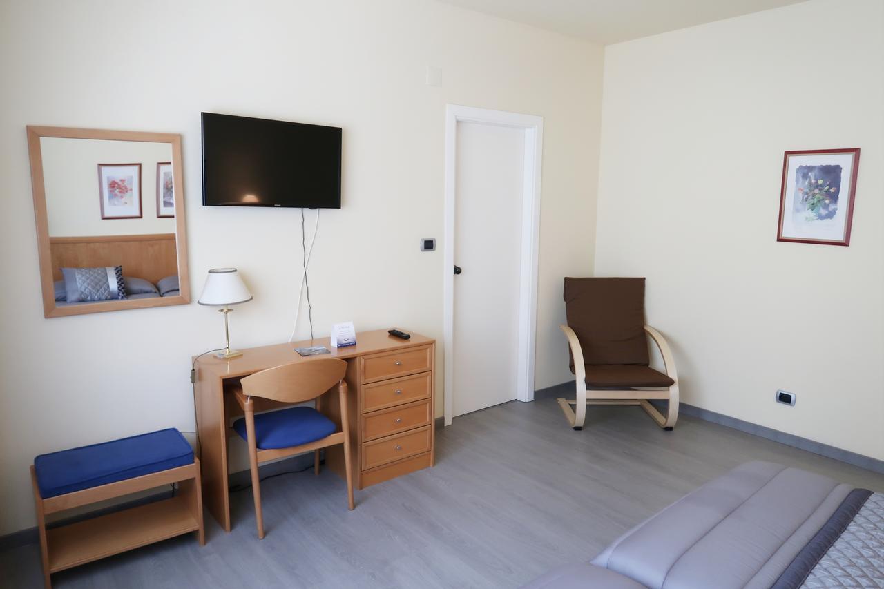 Hospedaje Y Hotel O Camino О-Барко-де-Вальдеоррас Экстерьер фото