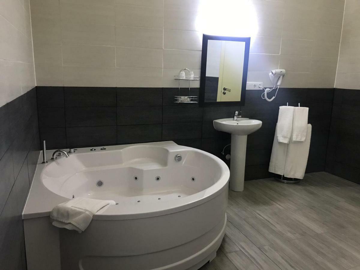 Hospedaje Y Hotel O Camino О-Барко-де-Вальдеоррас Экстерьер фото